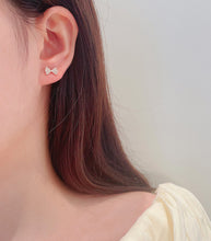 Load image into Gallery viewer, LUOWEND 18K White or Rose Gold Real Natural Diamond Stud Earrings for Women