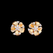 Load image into Gallery viewer, LUOWEND 18K Yellow Gold Real Natural Diamond Stud Earrings for Women