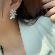 Load image into Gallery viewer, LUOWEND 18K White Gold Real Natural Diamond Stud Earrings for Women