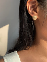 Load image into Gallery viewer, LUOWEND 18K Yellow Gold Real Natural Diamond Stud Earrings for Women