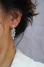 Load image into Gallery viewer, LUOWEND 18K White Gold Real Natural Diamond Drop Earrings for Women