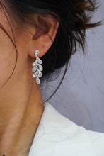 Load image into Gallery viewer, LUOWEND 18K White Gold Real Natural Diamond Drop Earrings for Women