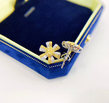 Load image into Gallery viewer, LUOWEND 18K White and Yellow Gold Real Natural Yellow Diamond Stud Earrings for Women