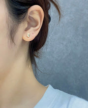 Load image into Gallery viewer, LUOWEND 18K Yellow Gold Real Natural Diamond Stud Earrings for Women