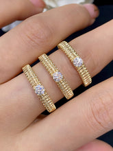 Load image into Gallery viewer, LUOWEND 18K Yellow Gold Real Natural Diamond Ring for Women