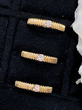 Load image into Gallery viewer, LUOWEND 18K Yellow Gold Real Natural Diamond Ring for Women