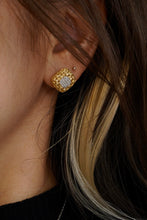 Load image into Gallery viewer, LUOWEND 18K Yellow Gold Real Natural Diamond Stud Earrings for Women