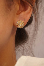 Load image into Gallery viewer, LUOWEND 18K Yellow Gold Real Natural Diamond Stud Earrings for Women