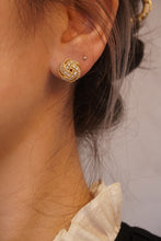 Load image into Gallery viewer, LUOWEND 18K Yellow Gold Real Natural Diamond Stud Earrings for Women
