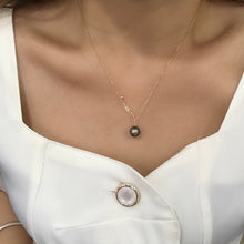 Load image into Gallery viewer, LUOWEND 18K Yellow Gold Natural Tahiti Black Pearl Necklace for Women