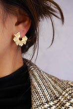 Load image into Gallery viewer, LUOWEND 18K Yellow Gold Real Natural Diamond Stud Earrings for Women
