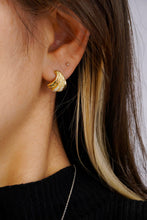 Load image into Gallery viewer, LUOWEND 18K Yellow Gold Real Natural Diamond Stud Earrings for Women