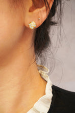 Load image into Gallery viewer, LUOWEND 18K Yellow Gold Real Natural Diamond Stud Earrings for Women