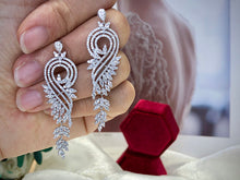Load image into Gallery viewer, LUOWEND 18K White Gold Real Natural Diamond Drop Earrings for Women