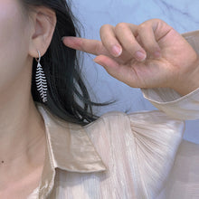 Load image into Gallery viewer, LUOWEND 18K White Gold Real Natural Diamond Drop Earrings for Women