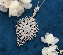 Load image into Gallery viewer, LUOWEND 18K White Gold Real Natural Diamond Pendant Necklace for Women