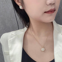 Load image into Gallery viewer, LUOWEND 18K Yellow Gold Real Natural Diamond Pendant Necklace for Women