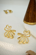 Load image into Gallery viewer, LUOWEND 18K Yellow Gold Real Natural Diamond Stud Earrings for Women