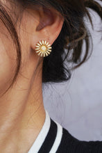 Load image into Gallery viewer, LUOWEND 18K Yellow Gold Real Natural Diamond Stud Earrings for Women