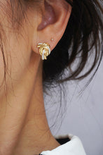 Load image into Gallery viewer, LUOWEND 18K Yellow Gold Real Natural Diamond Stud Earrings for Women
