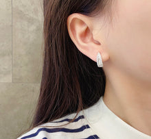 Load image into Gallery viewer, LUOWEND 18K White Gold Real Natural Diamond Stud Earrings for Women