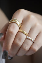 Load image into Gallery viewer, LUOWEND 18K Yellow Gold Real Natural Diamond Ring for Women