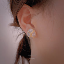 Load image into Gallery viewer, LUOWEND 18K Yellow Gold Real Natural Diamond Stud Earrings for Women
