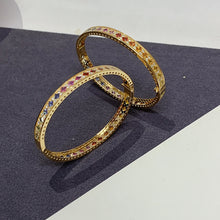 Load image into Gallery viewer, LUOWEND 18K Yellow Gold Natural Color Sapphire Bangle for Women