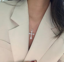 Load image into Gallery viewer, LUOWEND 18K White Gold Real Natural Diamond Cross Pendant Necklace for Women