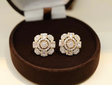 Load image into Gallery viewer, LUOWEND 18K White or Yellow Gold Real Natural Diamond Stud Earrings for Women
