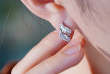 Load image into Gallery viewer, LUOWEND 18K White Gold Real Natural Diamond Stud Earrings for Women