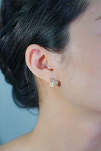 Load image into Gallery viewer, LUOWEND 18K Yellow Gold Real Natural Diamond Stud Earrings for Women