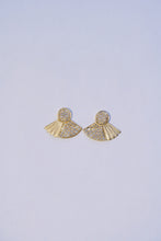 Load image into Gallery viewer, LUOWEND 18K Yellow Gold Real Natural Diamond Stud Earrings for Women