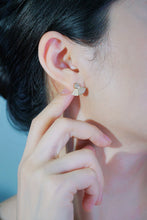 Load image into Gallery viewer, LUOWEND 18K Yellow Gold Real Natural Diamond Stud Earrings for Women