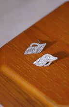 Load image into Gallery viewer, LUOWEND 18K White Gold Real Natural Diamond Stud Earrings for Women