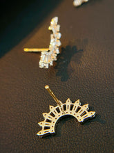 Load image into Gallery viewer, LUOWEND 18K Yellow Gold Real Natural Diamond Stud Earrings for Women