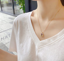 Load image into Gallery viewer, LUOWEND 18K Yellow Gold Natural Color Sapphire Pendant for Women
