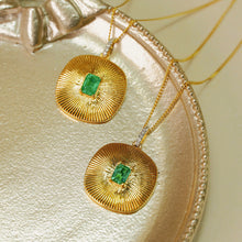 Load image into Gallery viewer, LUOWEND 18K Yellow Gold Real Natural Emerald and Diamond Gemstone Necklace for Women