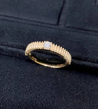 Load image into Gallery viewer, LUOWEND 18K Yellow Gold Natural Diamond Ring for Women