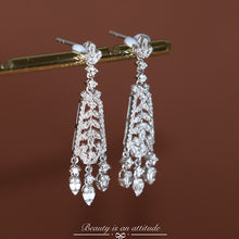 Load image into Gallery viewer, LUOWEND 18K White Gold Real Natural Diamond Drop Earring for Women