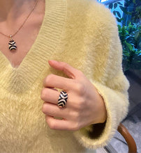 Load image into Gallery viewer, LUOWEND 18K Yellow Gold Natural Diamond Ring for Women