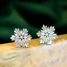 Load image into Gallery viewer, LUOWEND 18k White Gold Natural Diamond Earrings for Women