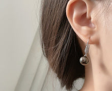 Load image into Gallery viewer, LUOWEND 18K White Gold Real Natural Diamond and Tahiti Black Pearl Earrings for Women