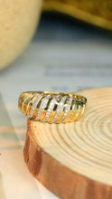 Load image into Gallery viewer, LUOWEND 18K Yellow Gold Real Natural Diamond Ring for Women