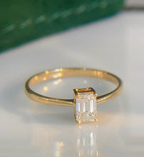 Load image into Gallery viewer, LUOWEND 18K Yellow Gold Natural Diamond Ring for Women