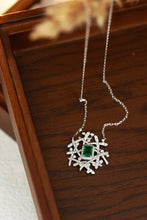 Load image into Gallery viewer, LUOWEND 18K White Gold Real Natural Emerald and Diamond Gemstone Necklace for Women