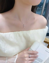 Load image into Gallery viewer, LUOWEND 18K White Gold Natural Diamond Pendant Necklace for Women