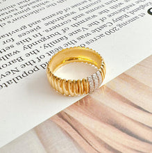 Load image into Gallery viewer, LUOWEND 18K Yellow Gold Real Natural Diamond Ring for Women