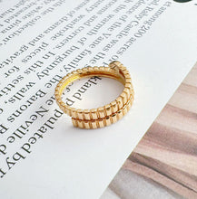 Load image into Gallery viewer, LUOWEND 18K Yellow Gold Real Natural Diamond Ring for Women