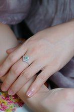 Load image into Gallery viewer, LUOWEND 18K White Gold Natural Green Diamond Ring for Women
